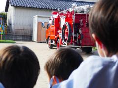 視線の先には　消防車が